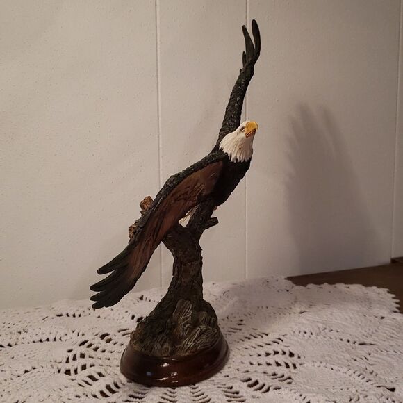 Bradford Exchange "Noble Forces" from Sacred Spirits Collection Eagle Statue - Picture 3 of 8